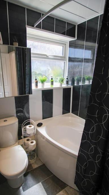 3 Bed, Parking Inc 15 Percent Off For Monthly Stays Westoe Eksteriør bilde