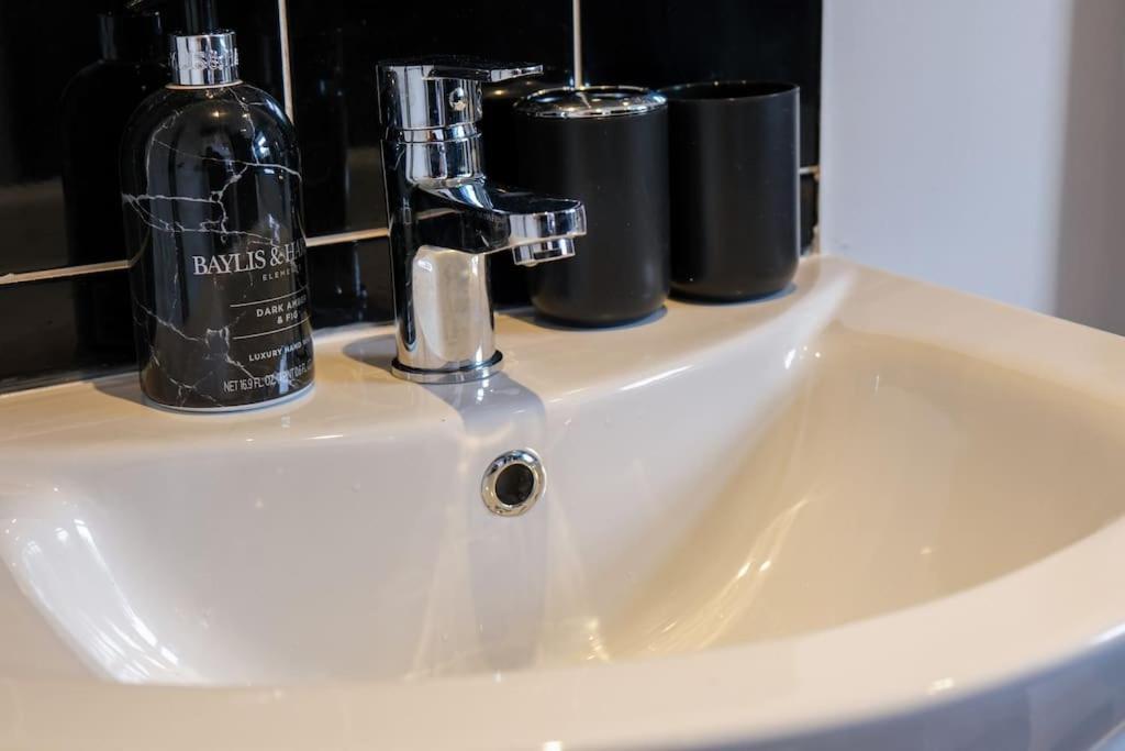 3 Bed, Parking Inc 15 Percent Off For Monthly Stays Westoe Eksteriør bilde